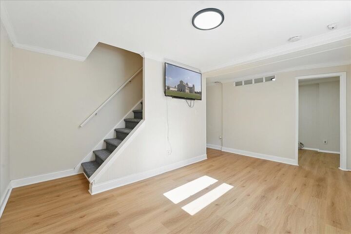 Property Photo: 12 Saddlewood Ct TX 07302