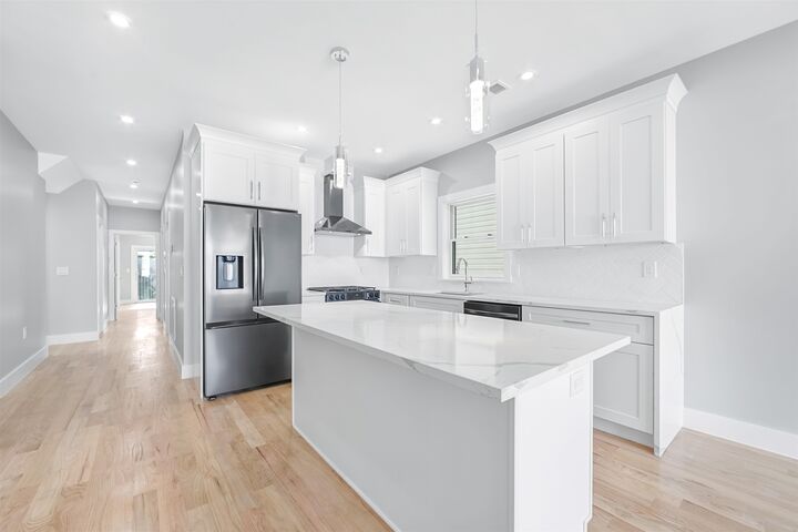 Property Photo:  88 West 20th St 1  NJ 07002 