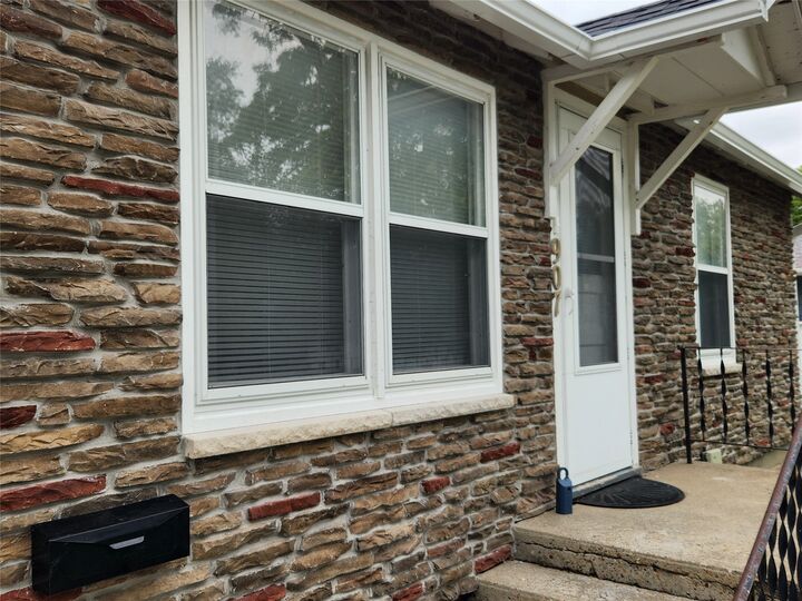 Property Photo:  907 E 2nd Street  IA 50219 