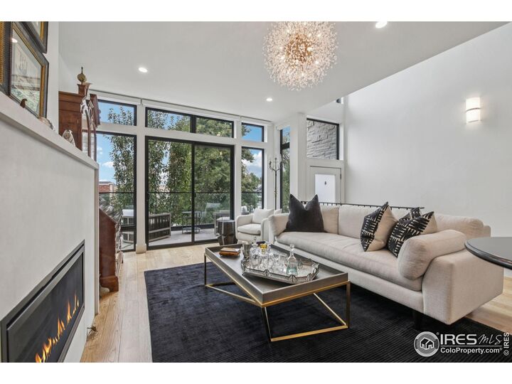 Property Photo:  594 Saint Paul St  CO 80206 