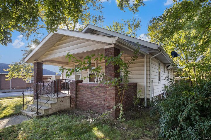 Property Photo: 239 E Jefferson Boulevard IN 46545