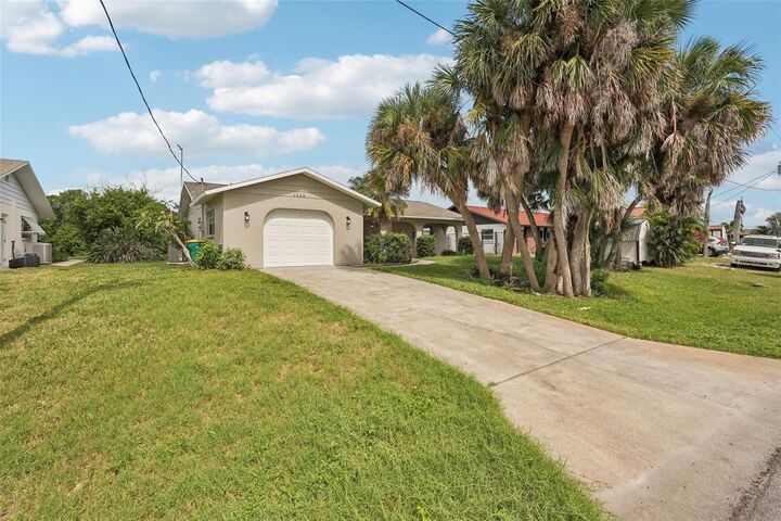 Property Photo: 1266 Lincoln Drive FL 34224