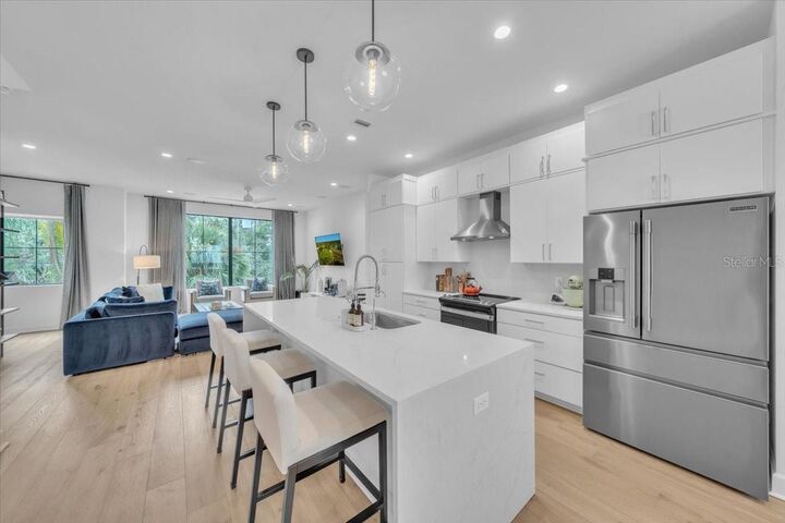 Property Photo: 2851 W Gandy Boulevard 3 FL 33611