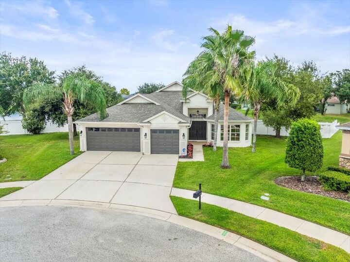 Property Photo: 6840 Sparkling Way FL 33545