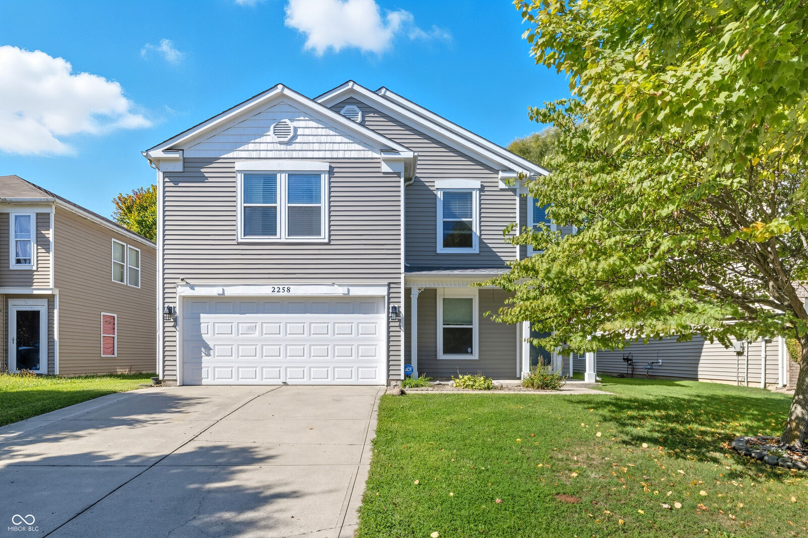 Property Photo: 2258 Bridlewood Drive IN 46131