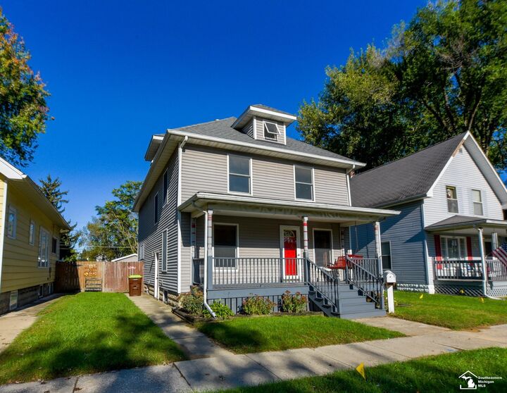 Property Photo: 824 Smith Street MI 48161