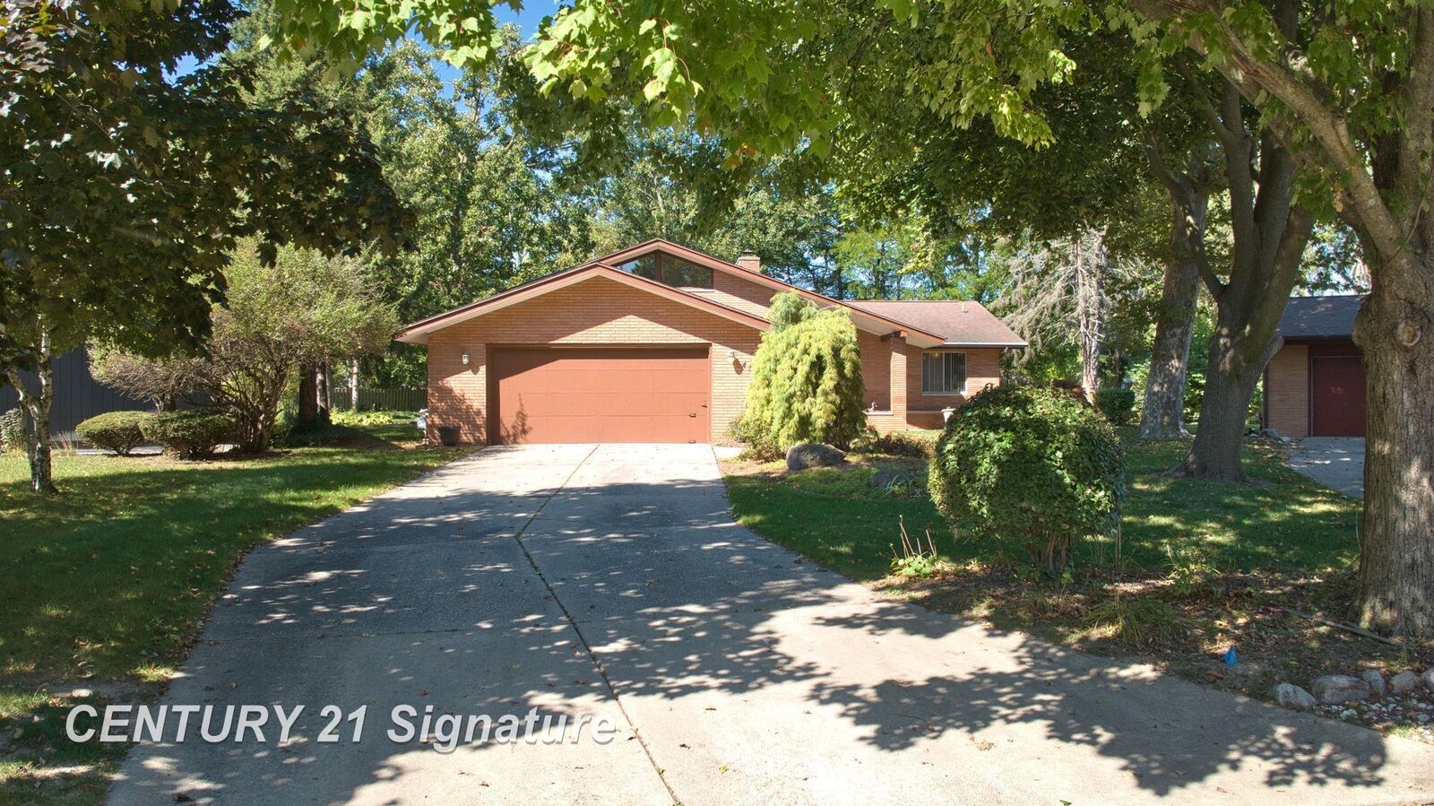 Property Photo: 47 Bretton Place MI 48602
