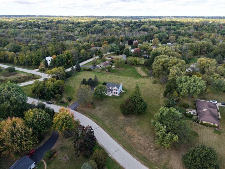 Property Photo:  1958 Homestead Ct  WI 53012 