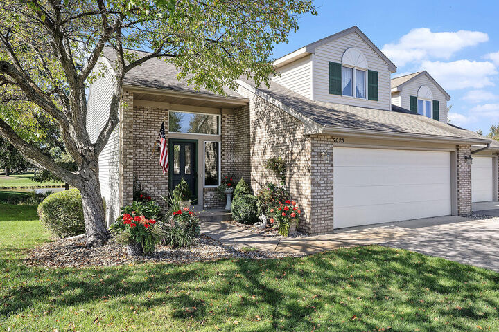 6025 Gleneagle Drive  Hudsonville MI 49426 photo