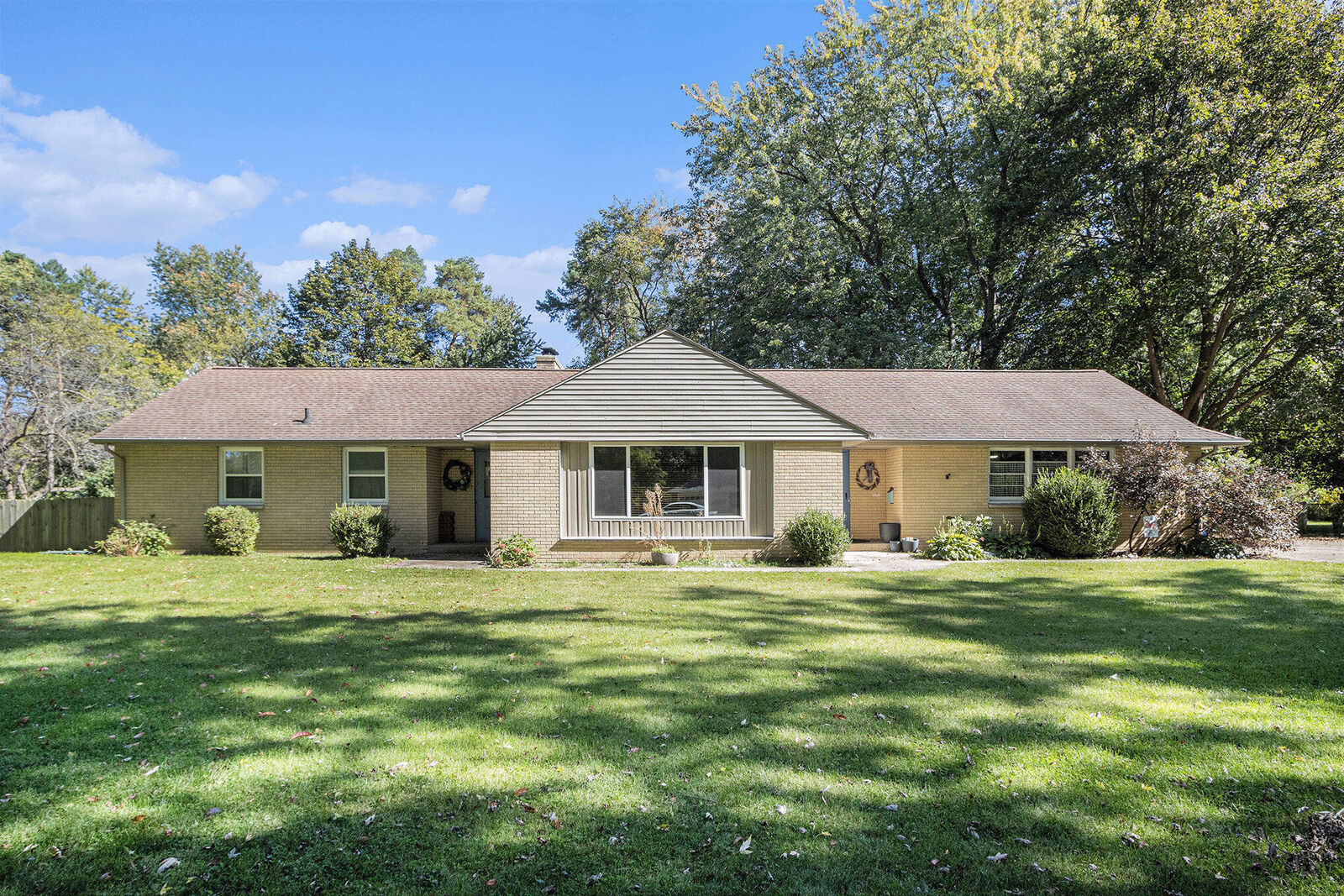 Property Photo: 1526 Mohawk Street MI 49006