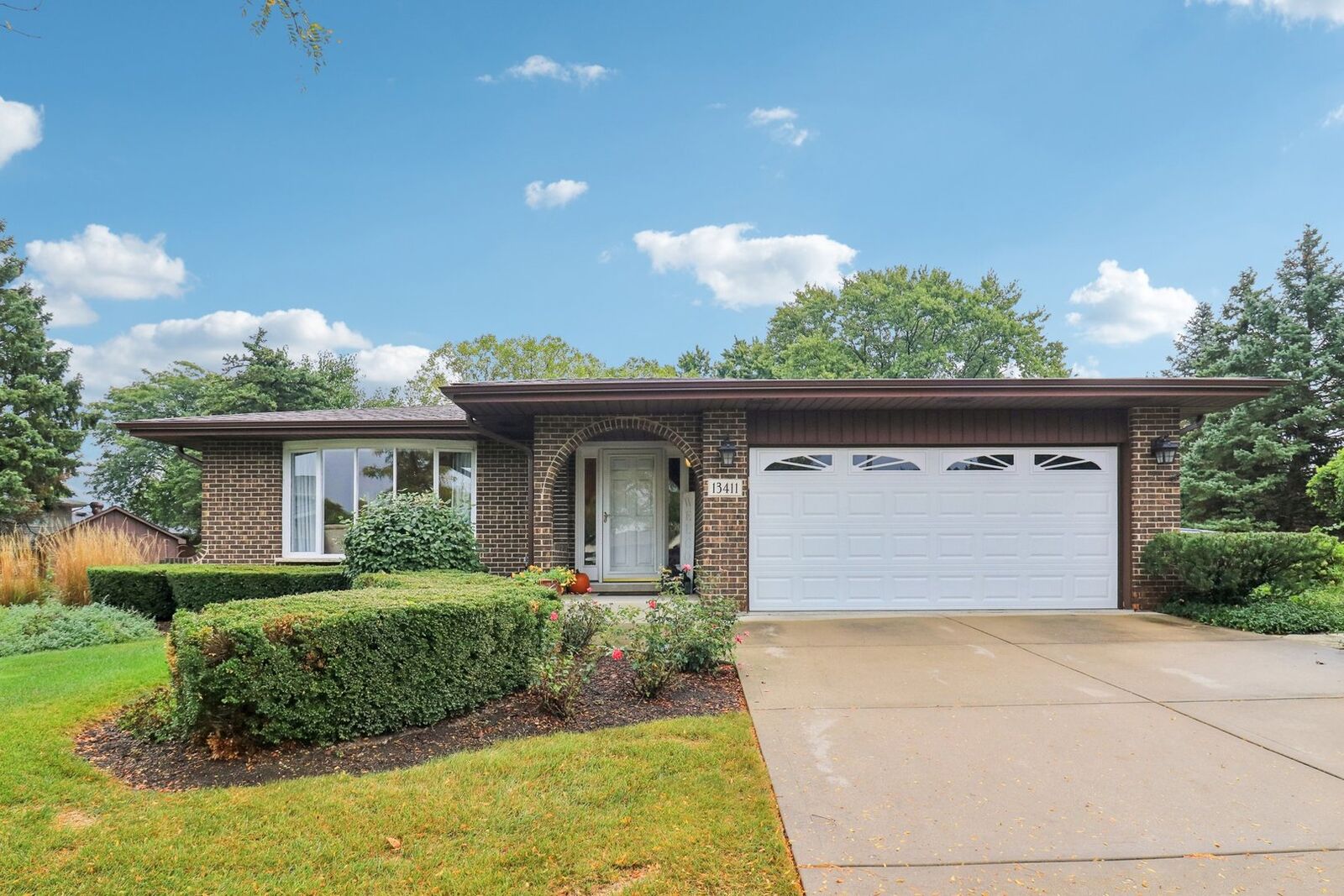 Property Photo: 13411 Westgate Court IL 60462