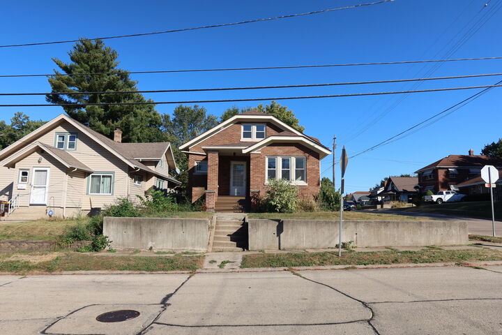 Property Photo: 1126 19th Street IL 61104