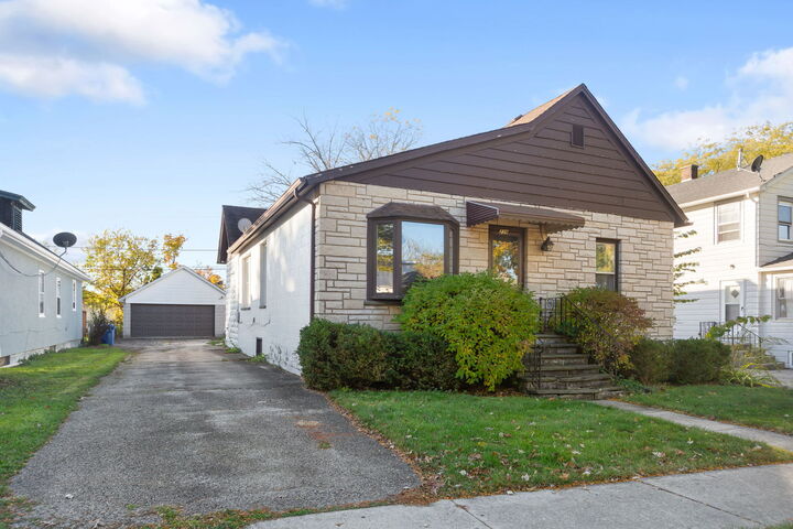 Property Photo:  239 Sheridan Avenue  IL 60040 
