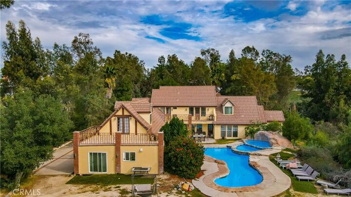 Property Photo:  42200 Calle Barbona  CA 92592 