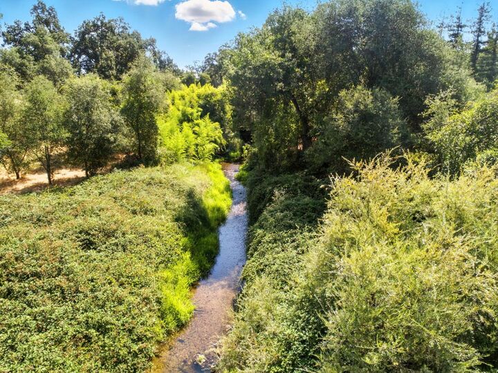 Property Photo: 2545 Meadow Creek Road CA 95648