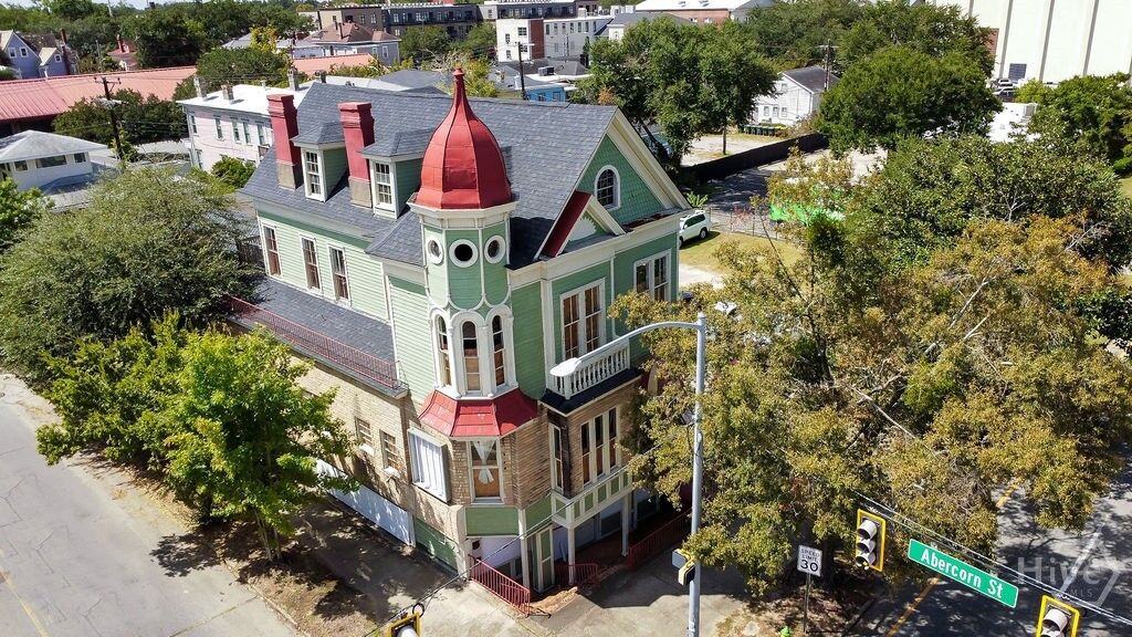 Property Photo:  121 &Amp 123 E Henry Street  GA 31401 