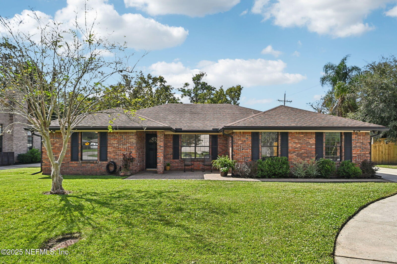 Property Photo: 636 Los Palmas Drive FL 32003