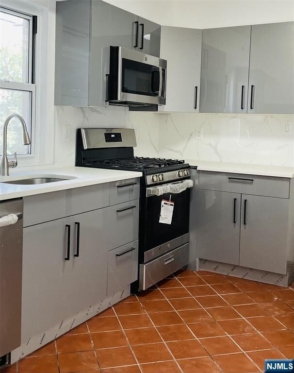 Property Photo:  303 N 3rd Street 1  NJ 07029