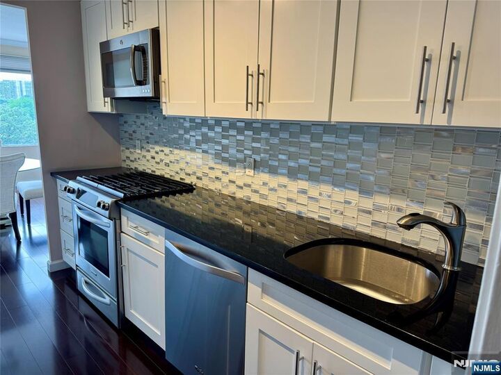 Property Photo: 6 Horizon Road 604 NJ 07024