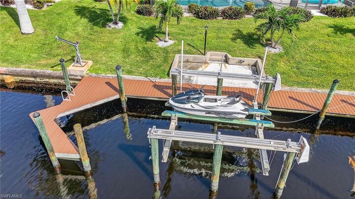 Property Photo:  2030 SE 25th Ter  FL 33904 