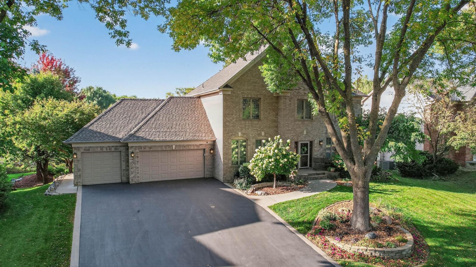Property Photo: 2231 Stone Creek Drive MN 55317