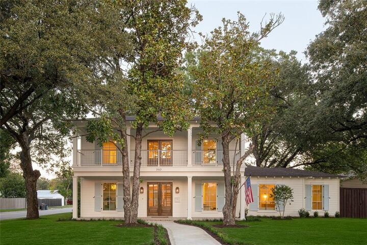 Property Photo: 860 Edgefield Road TX 76107