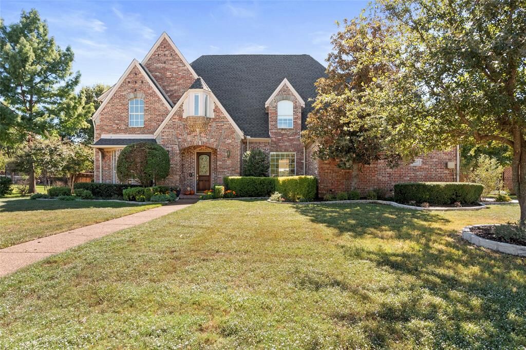 Property Photo:  807 Cross Lane  TX 76092 