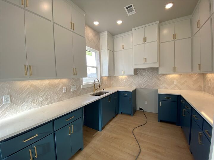 Property Photo: 1602 S 23rd Place AR 72758