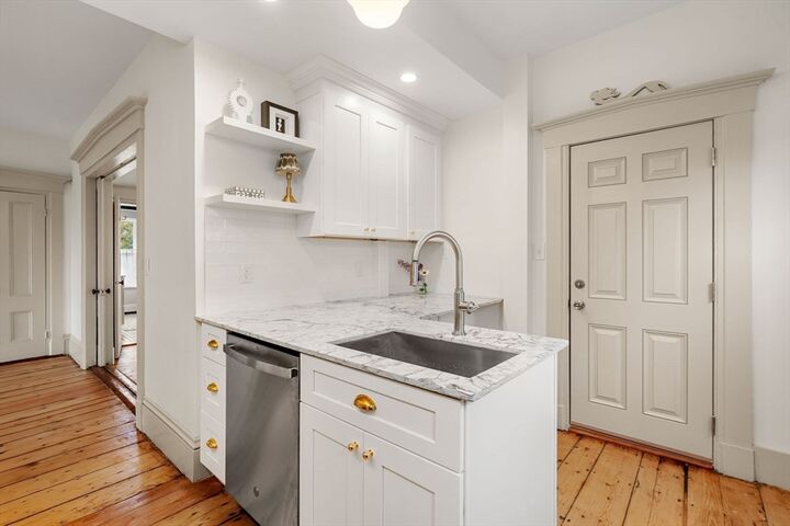 Property Photo: 6 Mount Vernon 1 MA 01945
