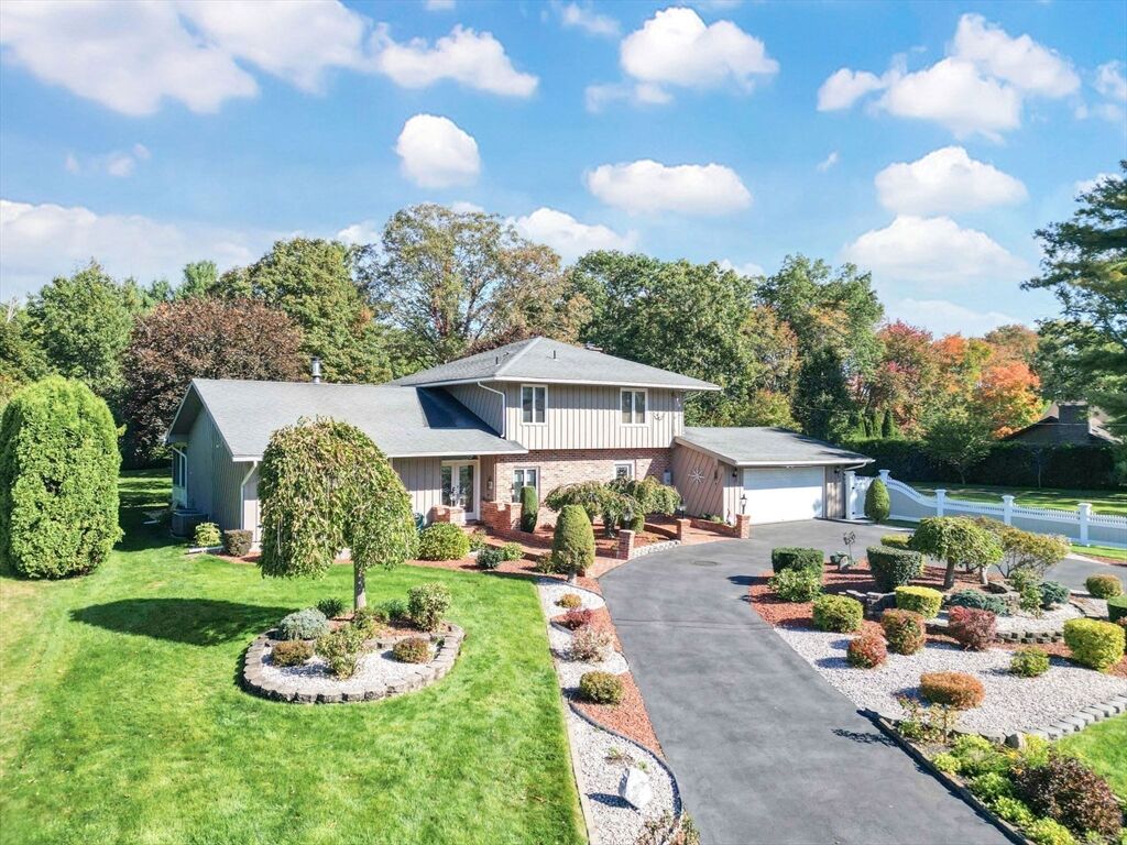 Property Photo: 105 Higher Brook Dr MA 01056