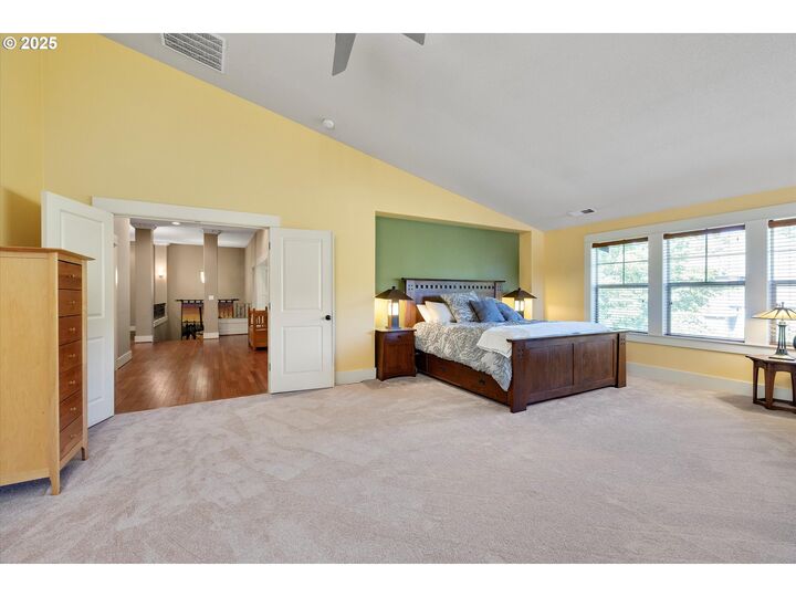 Property Photo: 3648 Fairhaven Dr OR 97068