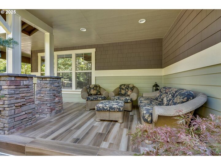 Property Photo:  3648 Fairhaven Dr  OR 97068