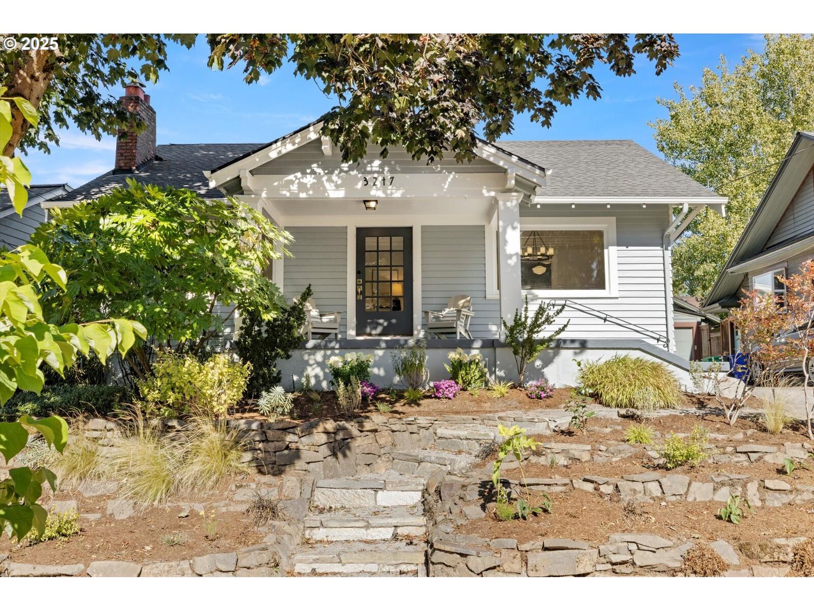 Property Photo: 3247 NE Davis St OR 97232