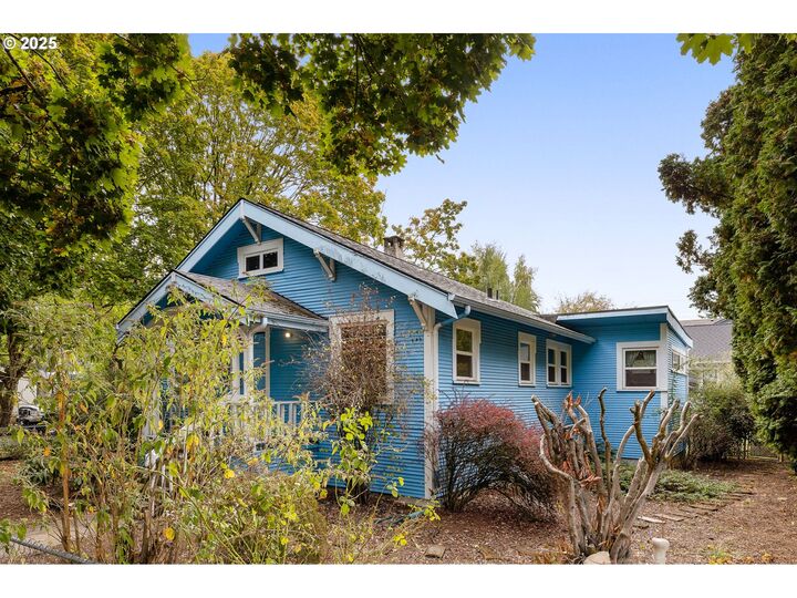 Property Photo:  5522 SE Harold St  OR 97206 