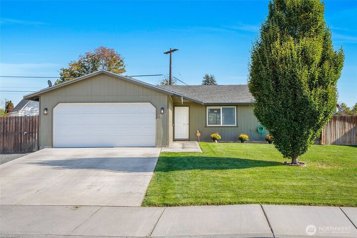 Property Photo:  1629 S Skyline Drive  WA 98837