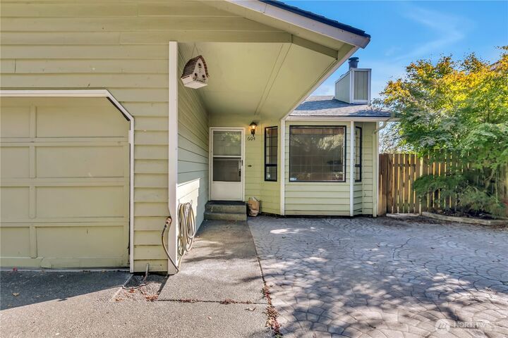 Property Photo: 604 S 208th St. WA 98198