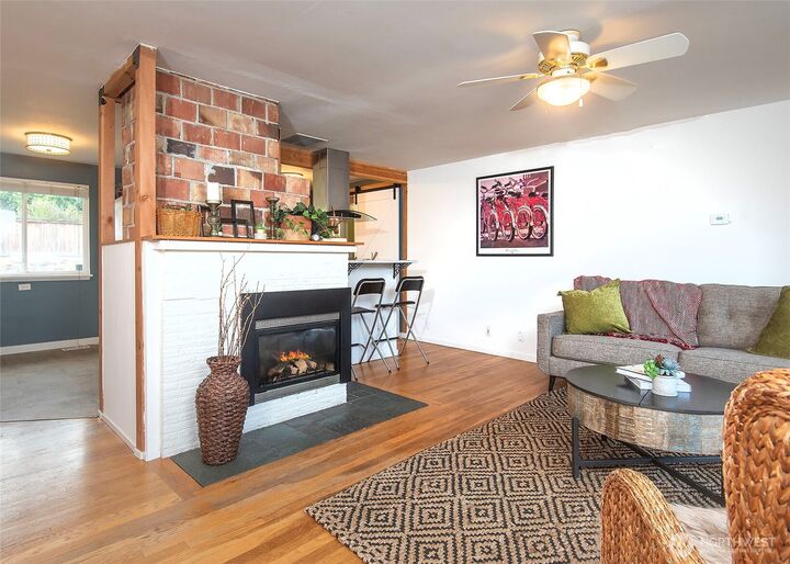 Property Photo: 18052 7th Avenue NE WA 98155