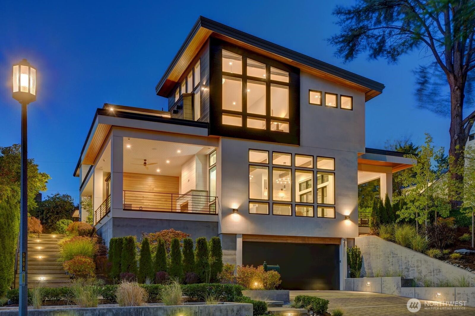 Property Photo:  5632 NE 55th Street  WA 98105 