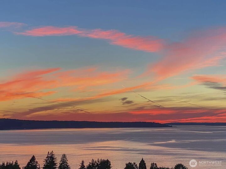 Property Photo: 5037 33rd Avenue W WA 98203