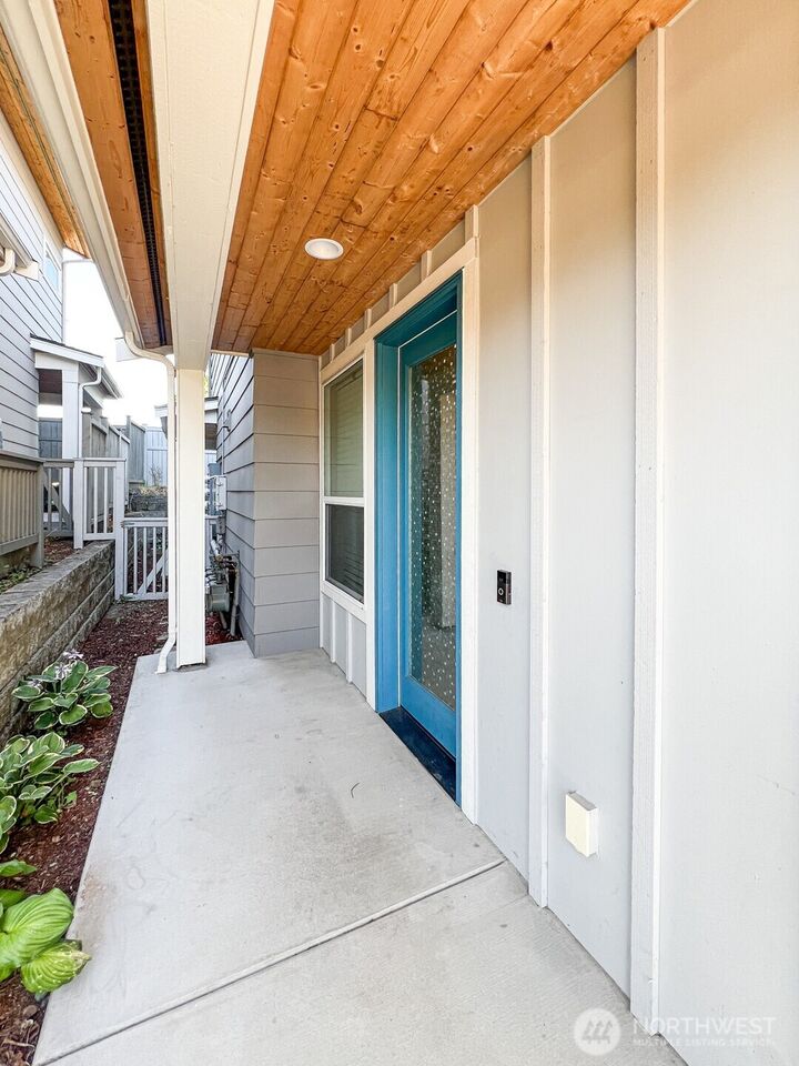 Property Photo: 826 SW 96th Place WA 98106