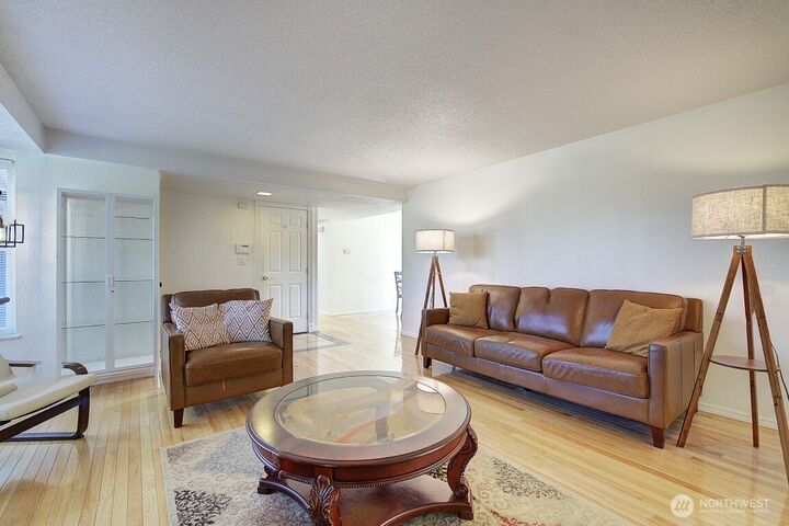 Property Photo:  12157 SE 68th Place  WA 98006 