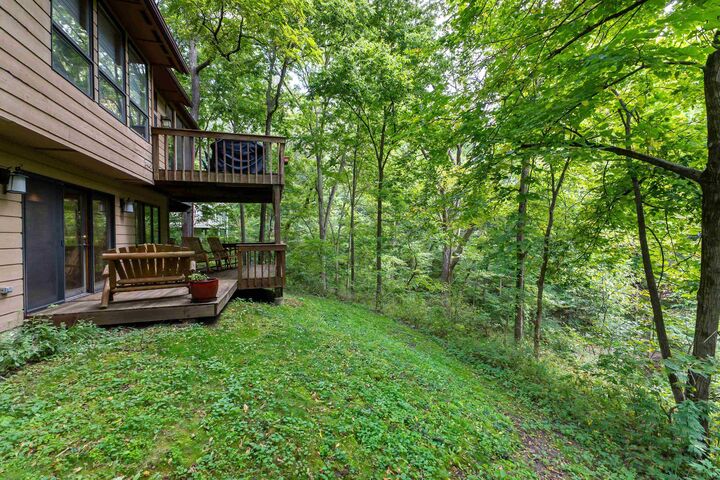 Property Photo: 10 Woodway Court IL 61036