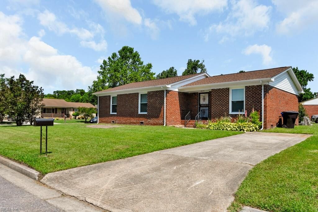 Property Photo: 1404 Cole Rd VA 23701
