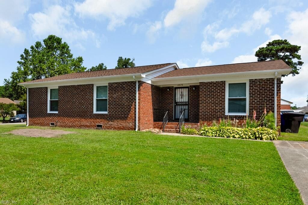 Property Photo:  1404 Cole Rd  VA 23701 
