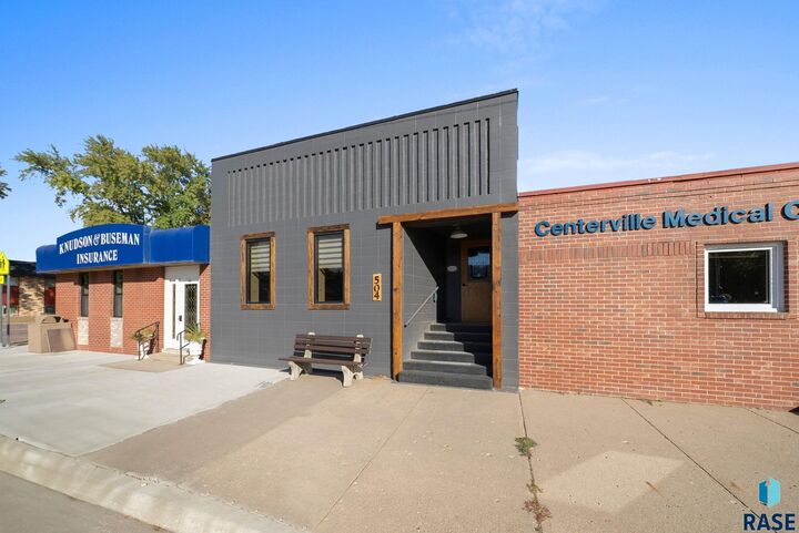 Property Photo: 504 Broadway St SD 57004