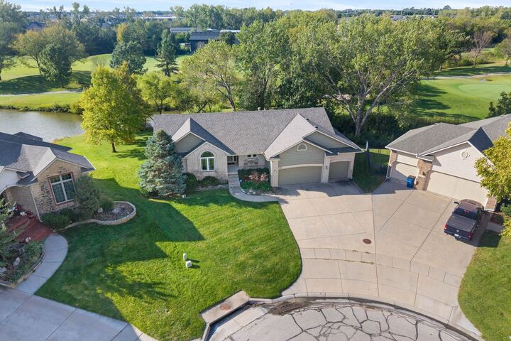621 S Limuel Cir  Wichita KS 67235-2017 photo