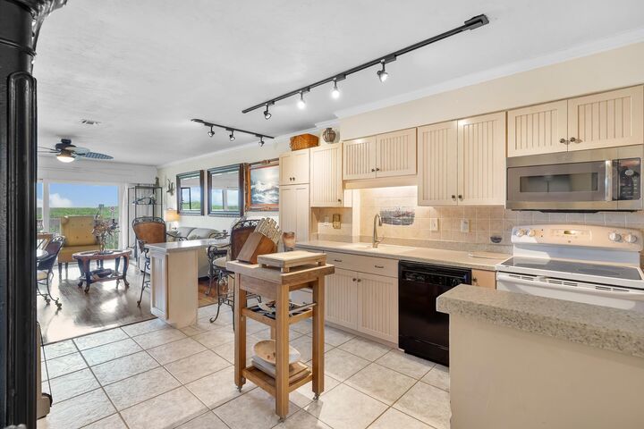 Property Photo:  3385 Coastal Hwy 1  FL 32084 