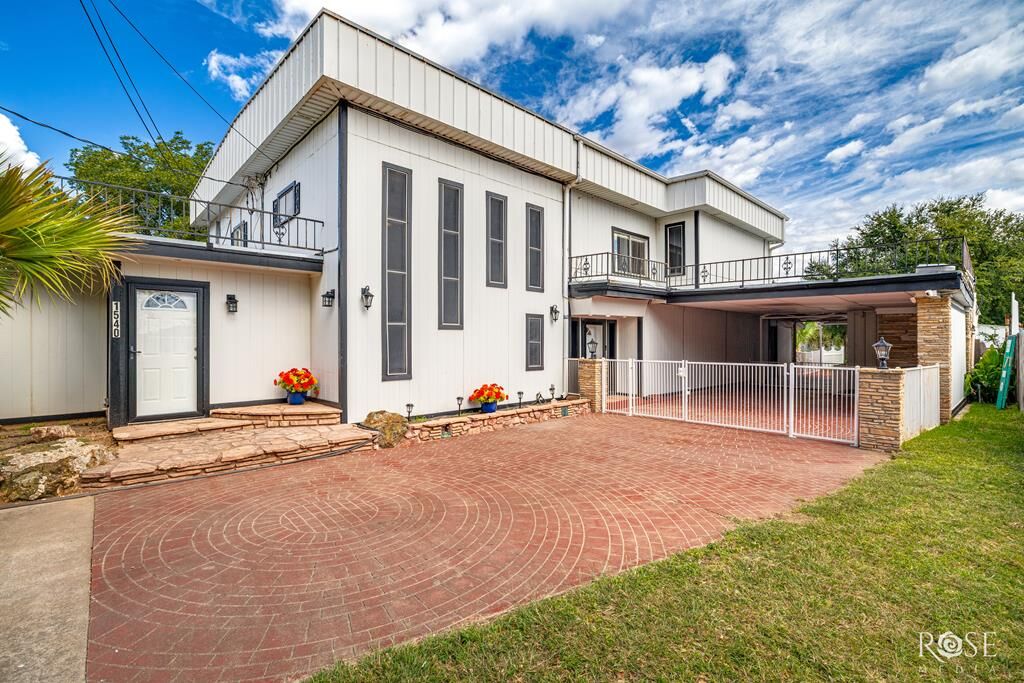 Property Photo: 1540 Loop Dr TX 76904