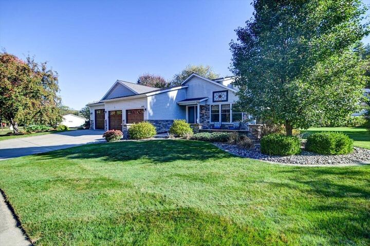 Property Photo: 1806 Ludden Drive WI 53528