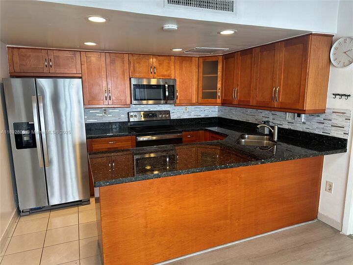 Property Photo: 6408 Windmill Gate Rd FL 33014